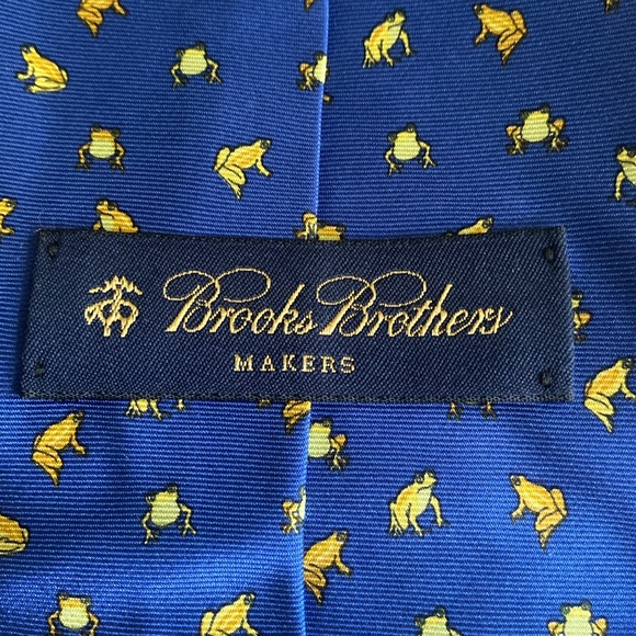 NWT Brooks Brothers Blue Yellow Frog Print Tie 100% Silk Made in USA - Picture 2 of 6